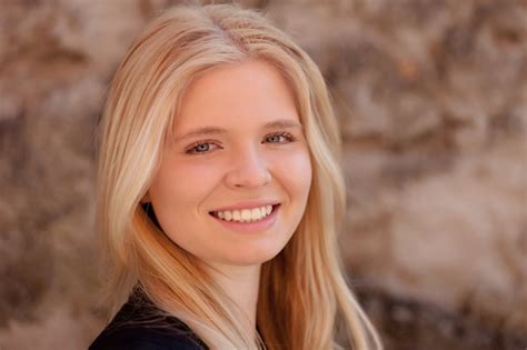 Premium Photo Portrait Of Blonde Girl Outdoor