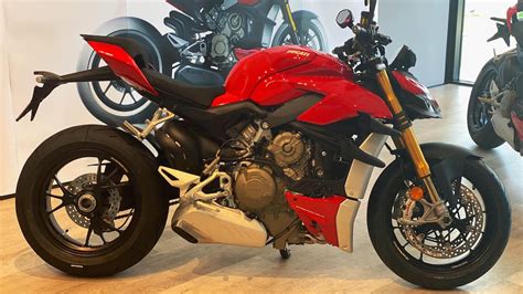 Sau bản thường siêu naked bike Ducati Streetfighter V4 S cũng đã có mặt tại Việt Nam