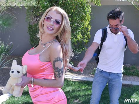 Busty Blonde Joslyn James Fucked Hard From Behind Photos