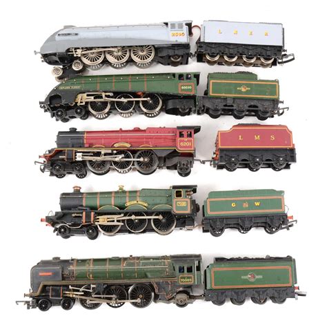 Lot 9 - OO gauge model railway locomotives, five