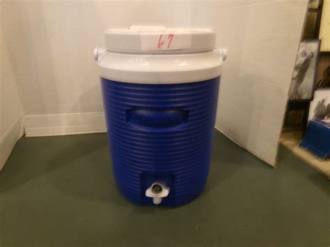 Lot Rubbermaid Thermos