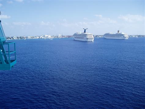 Cruise ships anchored at Georgetown, Cayman Islands. | Cruise ship