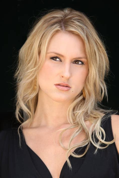 Belle Jeune Femme Blonde Image Stock Image Du Blonde