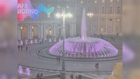 Genova La Fontana Di Piazza De Ferrari Si Veste Di Rosa Un Omaggio Al