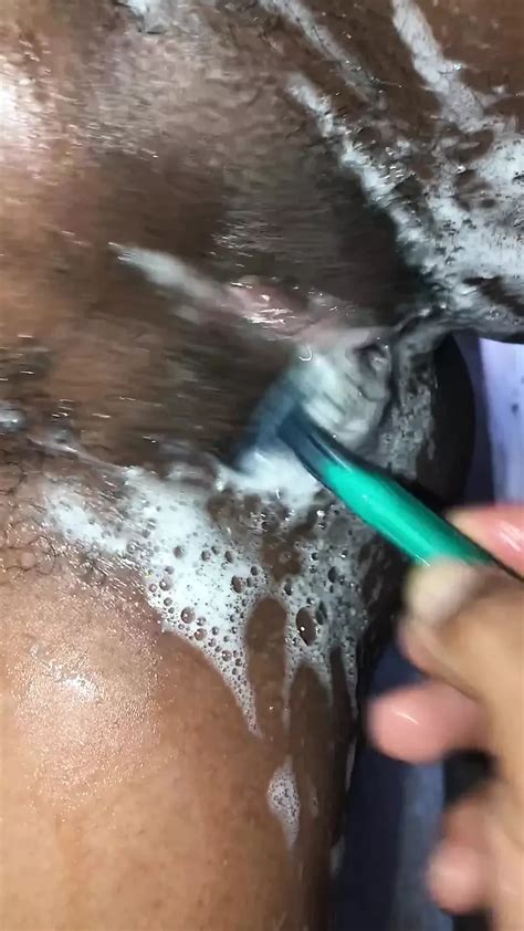 Me dejo rasurar por extraño mi vagina y me gusta xHamster