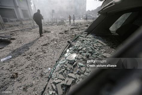 08 October 2023, Palestinian Territories, Gaza City: Palestinians ...