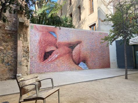 Barcelona Mural Del Beso Outdoor Decor Barcelona Bits And Bobs