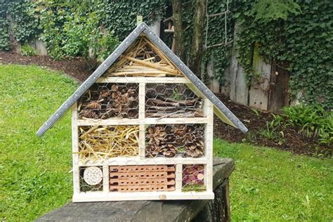 Wir basteln Insektenhotels Mama im Ländle