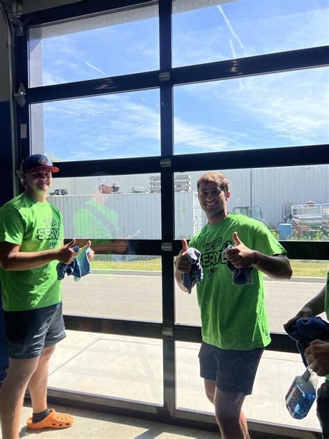 Hot Tots Serves Minot Hot Tots