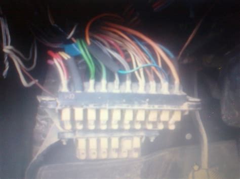 Замена блока предохранителей штатного на флажковый — Lada 4x4 3D, 1,7 л ...