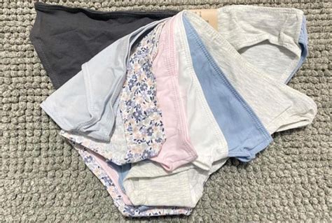 H M Pack Bikini Mid Rise Panty Women S Fashion Undergarments Loungewear On Carousell