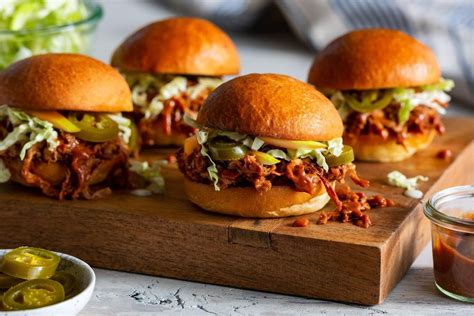 Spicy Barbacoa Pulled Pork Sliders With Apple Slaw Sunbasket