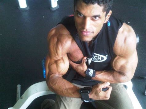 Worldwide Bodybuilders: Mr. Dominican Republic Richard Herrera