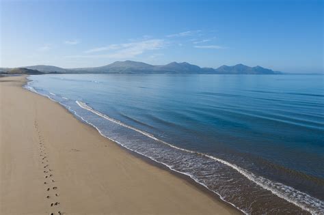 Beach Cleans In Snowdonia North Wales | Dioni Holiday Cottages