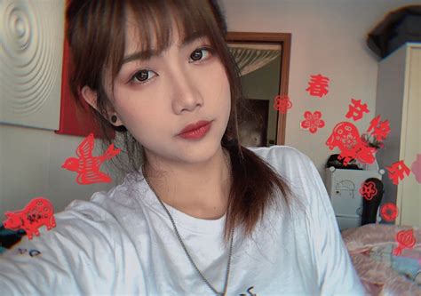 Hot girl tuổi khoe ảnh mặt mộc kém lung linh nhưng bất ngờ lại được fan ủng hộ