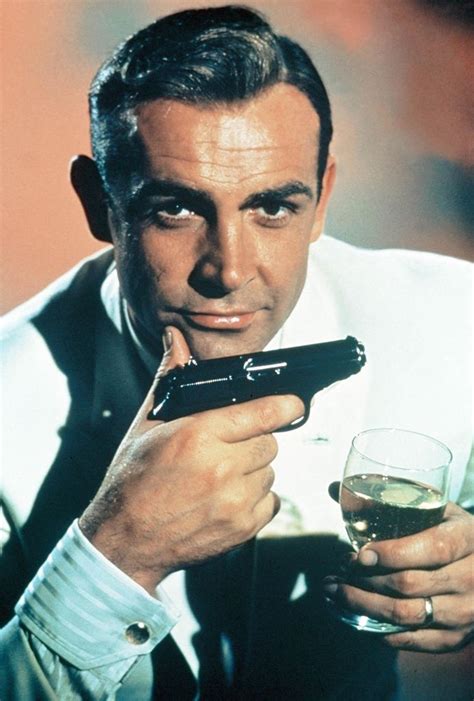 Adiós a Sean Connery el eterno James Bond 007 Cresta Metalica