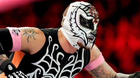 10 Fakta Rey Mysterio Pegulat Lincah Bertopeng Dari Wwe