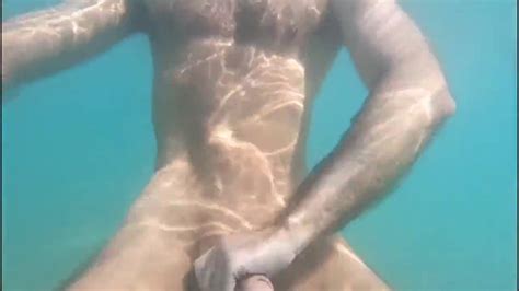 Hot Guys Having Horny Fun In The Ocean BoyFriendTV