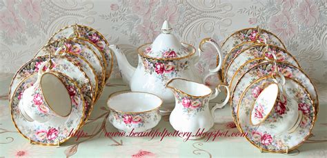 BEAUTIFUL POTTERY: Royal Albert Discontinued Design