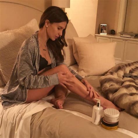 Hilaria Baldwin Nude And Sexy Photos The Fappening