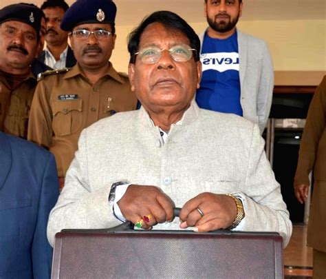 jharkhand finance minister arrives  present state budget