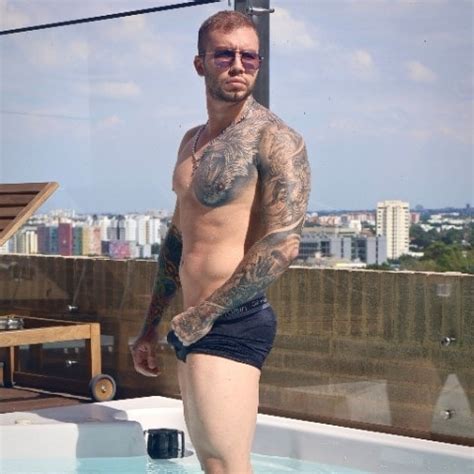 Hot Latina Silvanalee He Makes A Horny Show Brian Evansx XHamster