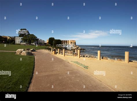 Monterey bay beaches hi-res stock photography and images - Alamy