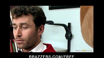 Two Horny Brunette Groupies Share Big Dick In Hardcore Threesome XVIDEOS