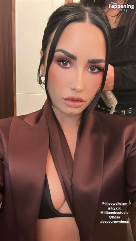 Demi Lovato Displays Her Sexy Tits At The Boss Fashion Show Photos Thefappening