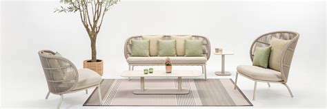 Modern Outdoor Lounge Chairs - Designerie