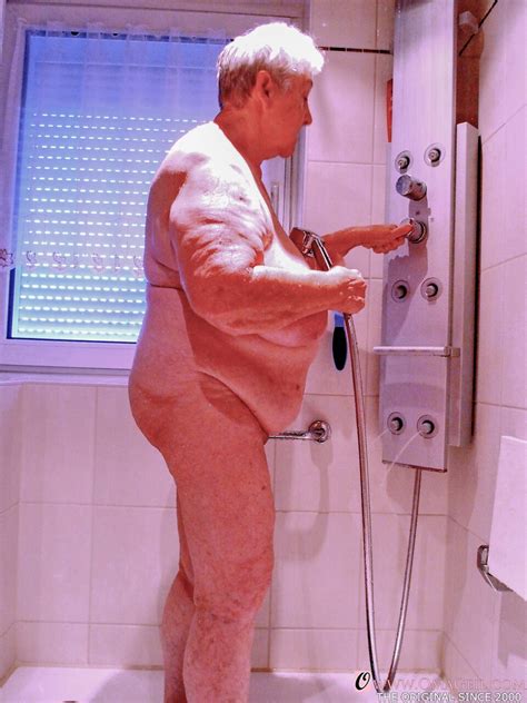 Chubby Granny Lavinia Strips Completely Naked And Shows Her Saggy Tits Coedcherry