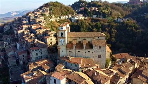 Hilltop Village Walks: Artena In Lazio, Italy (4K) | Boomers Daily