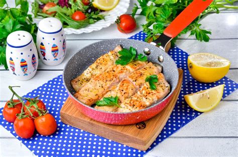 Филе горбуши на сковороде рецепт фото пошагово и видео - 1000.menu