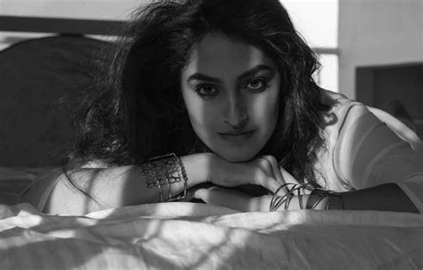 Обои girl hot sexy eyes smile beautiful figure model на телефон и рабочий стол раздел