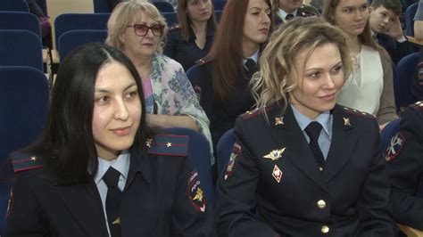 Красавицы в погонах - YouTube