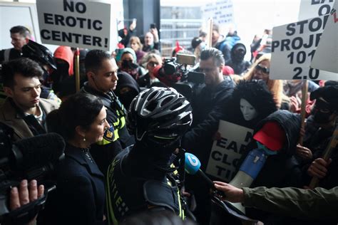 Amsterdam sex workers protest planned erotic centre èxtra