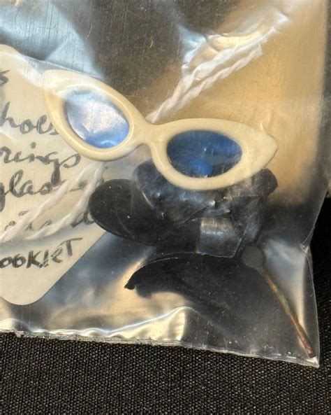 850 Vintage Ponytail Barbie Brunette W Blue Liner MIB Doll Peddlar