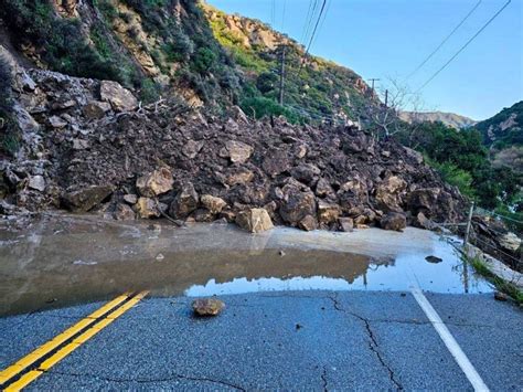 After Mudslides, Malibu Canyon Road Might Not Reopen For Days | Malibu ...