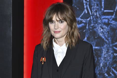 ‘Stranger Things’: Winona Ryder Fact-Checks 1980s Details, Scripts