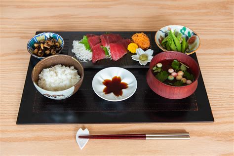 A Basic Guide to Japanese Tableware and Table Set-Up – MUSUBI KILN JOURNAL