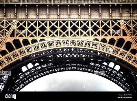 detail   steel structure   eiffel tower stock photo alamy