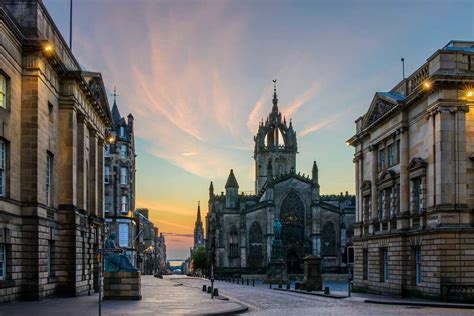 Royal Mile, Edinburgh, Scotland - Traveldigg.com