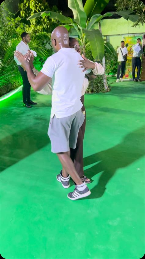 Escola de dança Papoetão | Não fique só Olá, caríssimo/a Temos três escolas (MAIANGA, CAMAMA E