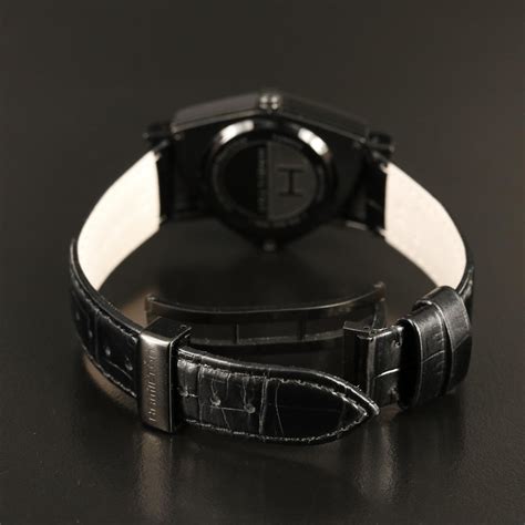 Hamilton Ventura Full Black Quartz Wristwatch | EBTH