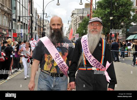 London Gay Pride Parade Men Banque De Photographies Et Dimages Haute R Solution Alamy