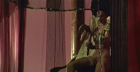 Calígula nude pics page