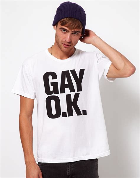 Pin En T Shirts GAY