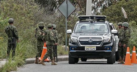 Cuatro policías secuestrados en Ecuador en pleno estado de excepción