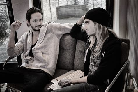 TOKIO HOTEL - twitter & facebook (NUEVA FOTO DE BILL & TOM KAULITZ)