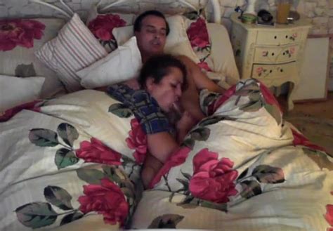 Good Wife Gives Her Man A Blowjob Before Going To Sleep Porno Movies Watch Porn Online